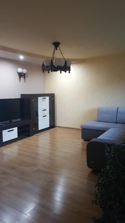 Pod Srebrna Roza Apartment Checiny  Bagian luar foto