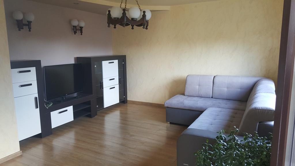 Pod Srebrna Roza Apartment Checiny  Bagian luar foto