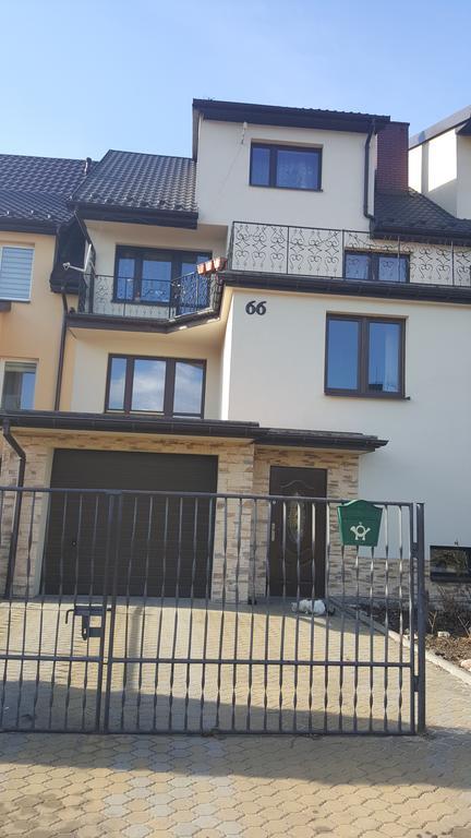 Pod Srebrna Roza Apartment Checiny  Bagian luar foto