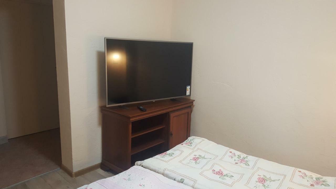 Pod Srebrna Roza Apartment Checiny  Bagian luar foto